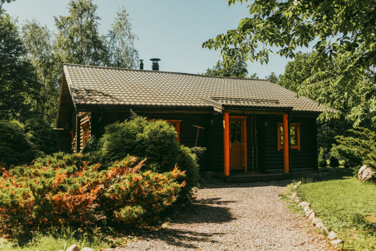 Saunaküla - Neli unikaalset puhkemaja vähem kui 10 km Tallinnast! Банная деревня - Четыре уникальных загородных дома менее чем в 10 км от Таллинна!