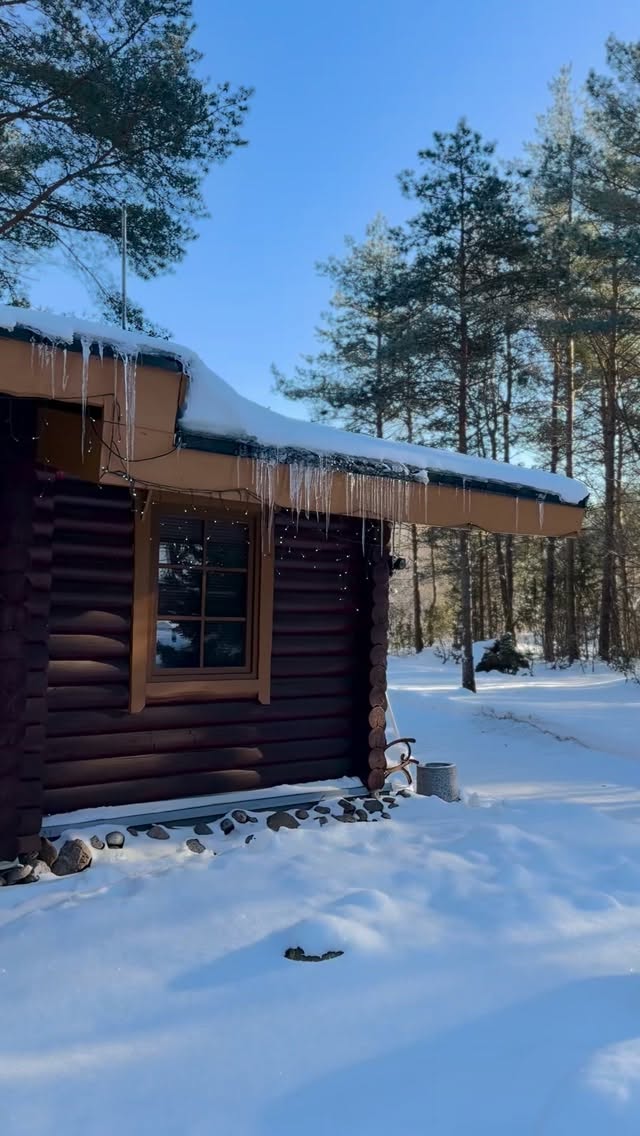 🔥 Saunakülast leiad palju erinevaid võimalusi puhkuseks. Millise valid sina?

📌 Romantika – ideaalne õhtu kahele: saun, tünnisaun ja õhtusöök tähtede all.
📌 Perepuhkus – hubane maja, laste mänguväljak ja lõbusad mängud.
📌 Tüdrukuteõhtu – karaoke, kuum tünnisaun ja hea seltskond.
📌 Meesteõhtu – saun, grill ja külmaveetünn.

💬 Kirjuta kommentaaridesse, milline puhkus sobib Sulle kõige paremini!

👉 saunakula.ee
📧 sauna@saunamaailm.ee
📞 +372 55 000 75

#saunaküla #saunapuhkus #puhkuslooduses #tünnisaun #romantilinepuhkus