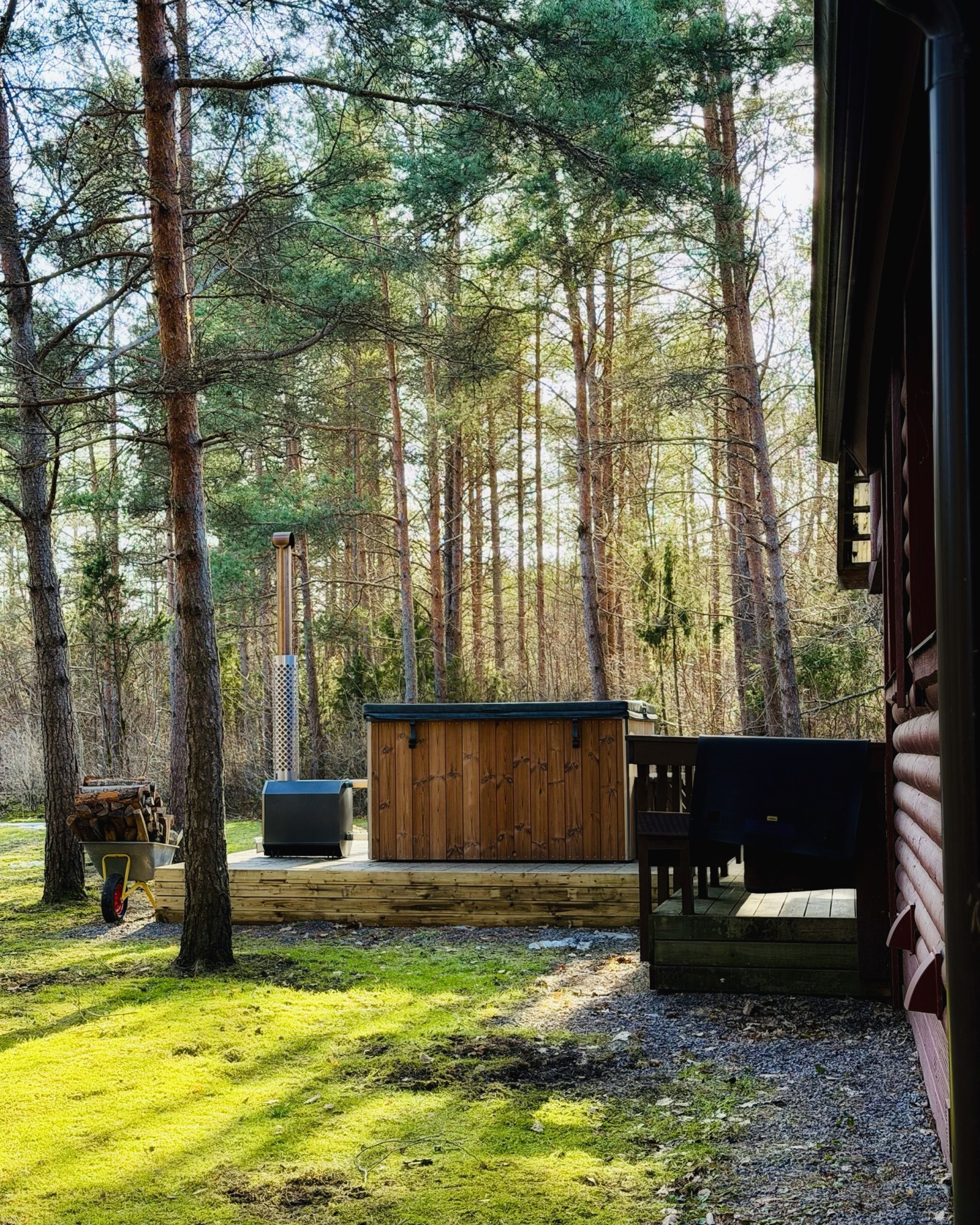Lae enda akusid ka nädala keskel! 🌲

Saunakülas saavad ka argipäevad erilised olla:

Vähem inimesi.
Rohkem vaikust.
Rohkem ruumi iseendale.

📅 Vali sobiv aeg lõõgastumiseks 👉 saunakula.ee
📧 sauna@saunamaailm.ee
📞 +372 55 000 75

#saunaküla #argipäev #lõõgastus #rahulikpuhkus #saunapuhkus