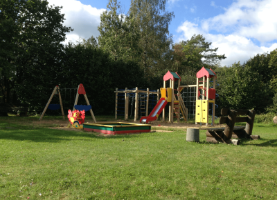 Saunaküla mänguväljakutel jagub tegevust ka pisematele